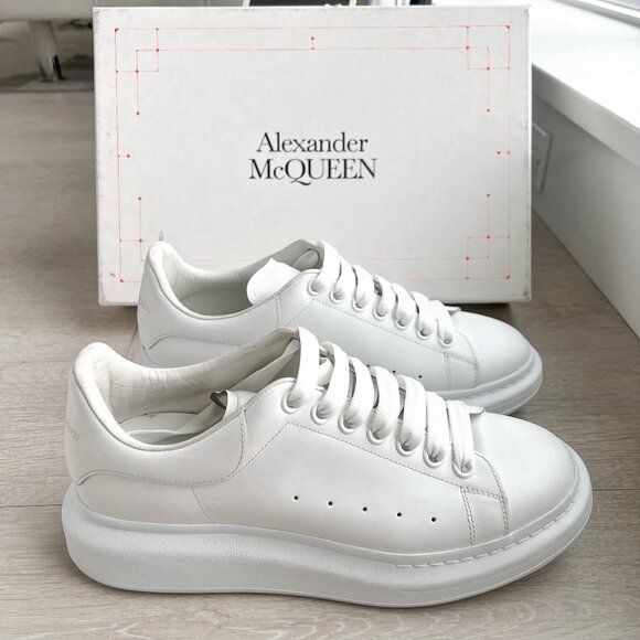 Alexander McQueen TRIPLE WHITE Oversized Sneakers MEN's EU 41 (US Size 8-8.5) - Picture 1 of 10